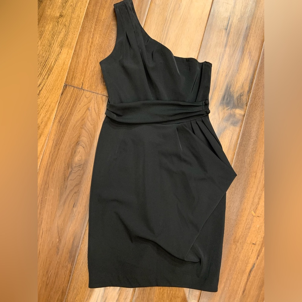Black Halo size 2 black one shoulder cocktail dress